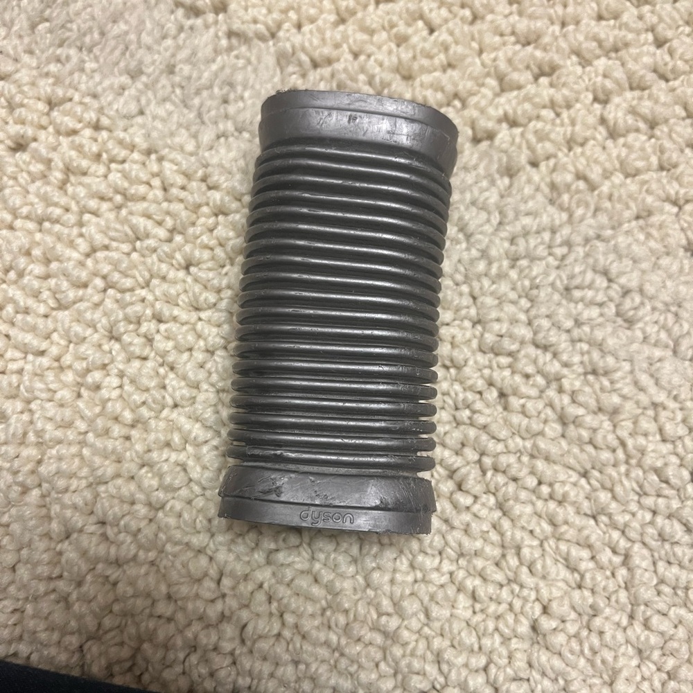 Side Hose to Dyson DC24
